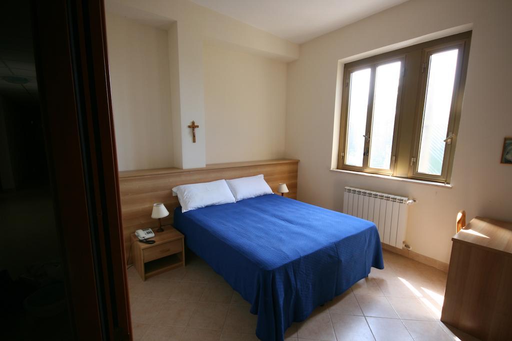 Hotel Parco Santa Rita Sacrofano Habitación foto